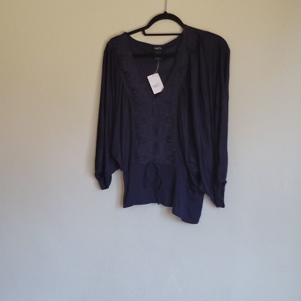 NWT VNECK BLAUSE SIZE SMALL DARK BIUE
